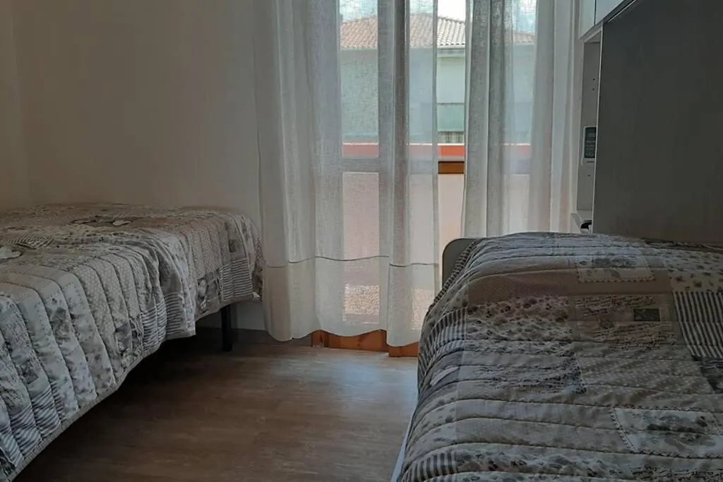 Vada Villetta A 300 Mt Dal Mare 8 Posti Letto Feriehus