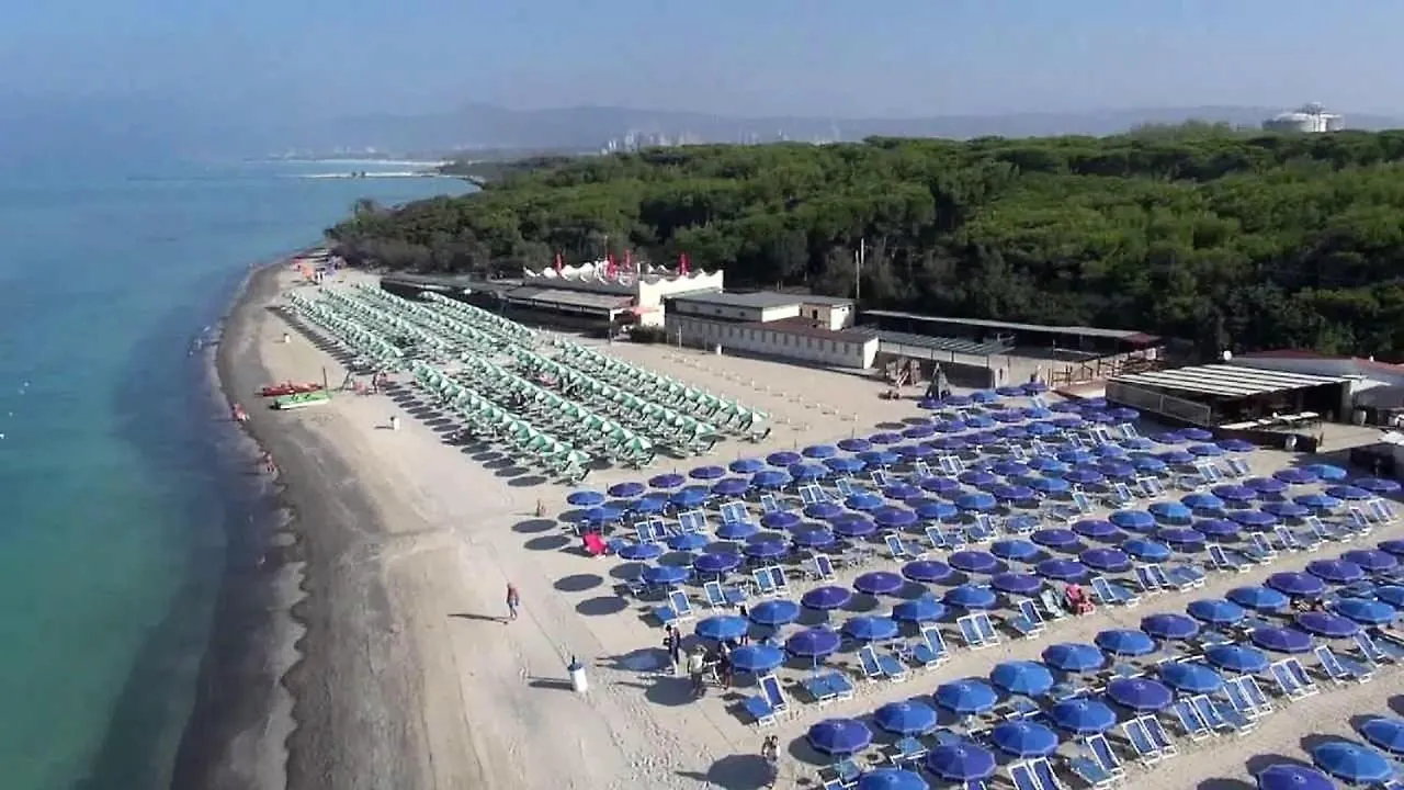 Vada Villetta A 300 Mt Dal Mare 8 Posti Letto Italy